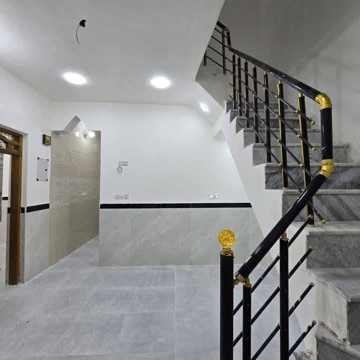 دار ١٠٠م مربع حي العرضات الاولى
خلف شارع ١٥ طابق واحد جاهز للسكن 
***********
علمآ البيع فقط نقدآ
