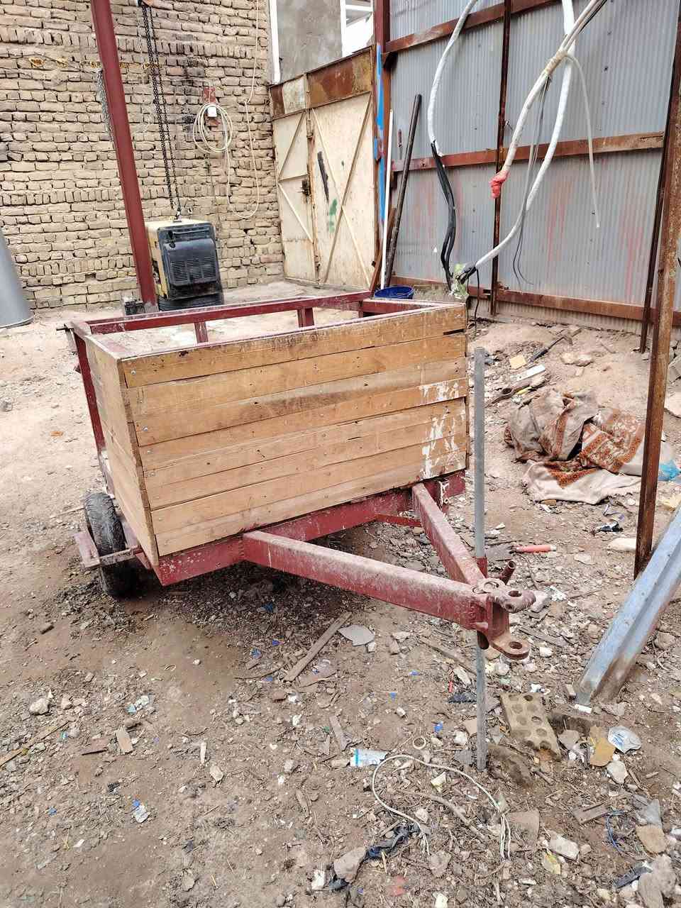 عربانه سحب خلف سياره تحتوي على دبلات وباب وجاهزه من كل نواحي حته تايرات منفوخه وجاهزه للبيع الأستفسار *********** المكان نجف حي السلام
