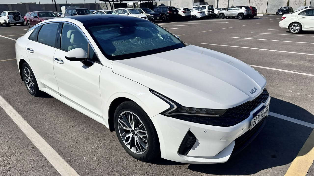 السلام عليكم
k5 
موديل 2022
السعر 20500$
فول مواصفات اربيل باسمي
مكان السيارة بغداد حي الاعلام 
رقم الهاتف ***********
