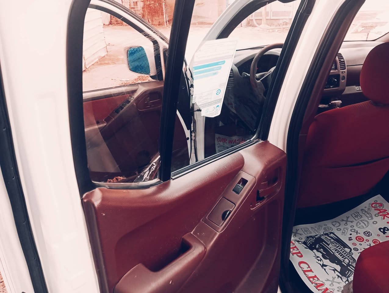 نيسان للبيع جاهزه ومكفوله من الظربه والكص والصبغ بيها فقط بارد قليل كلش بالبدي موديل 14اوتوماتيك جاهزه من مكينه وكير وحداديه وتخم تاير سعرها با120وبيها مجال قليل عنواني بابل الاسكندريه ***********
