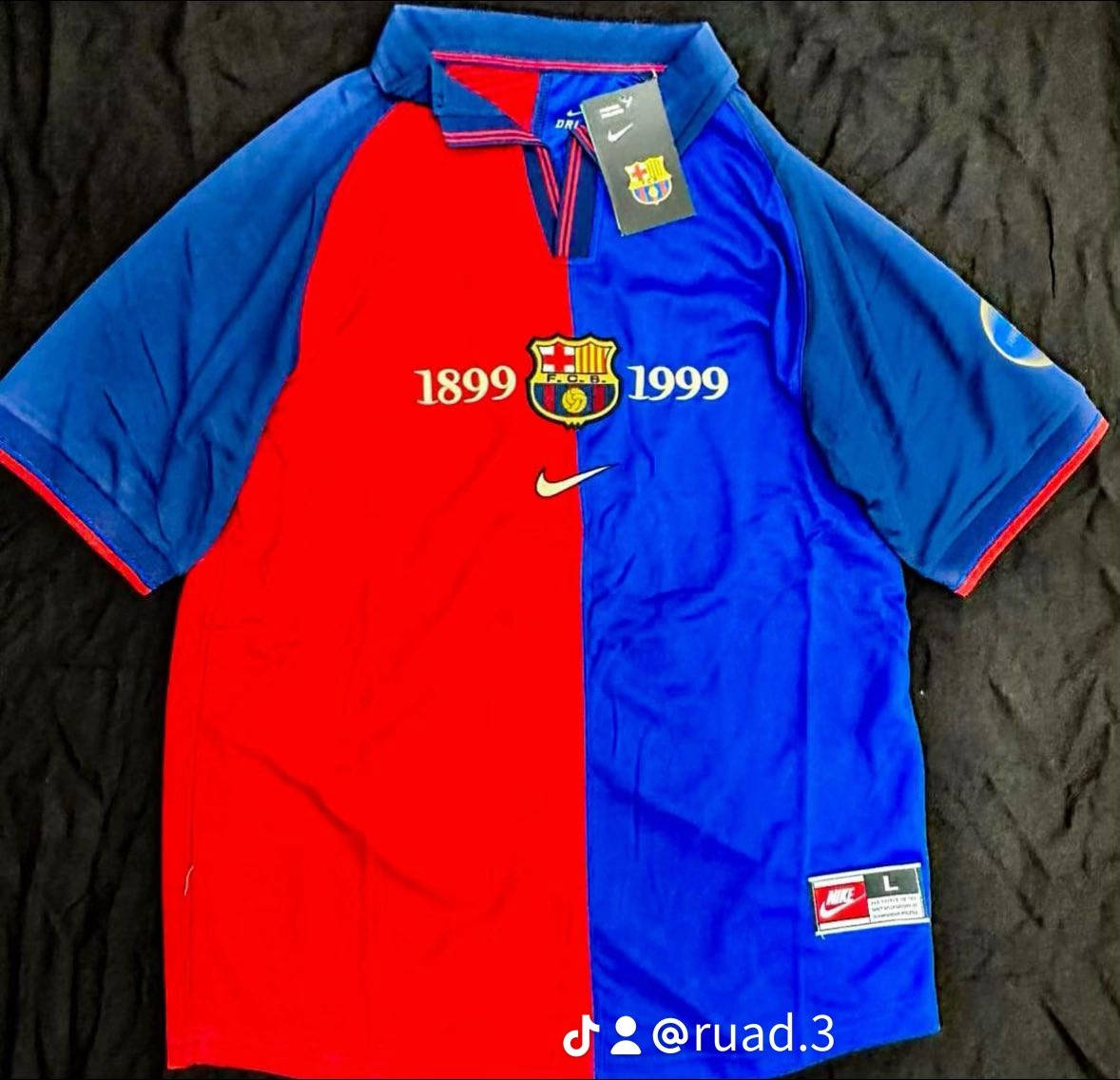 السلام عليكم جمله اقل طلب 24 قطعه دريسات نسخه لاعب مع كلاسك ردن و نص ردن احسبلك القطعه على 7500  والتوصيل مجاني للتواصل ***********
