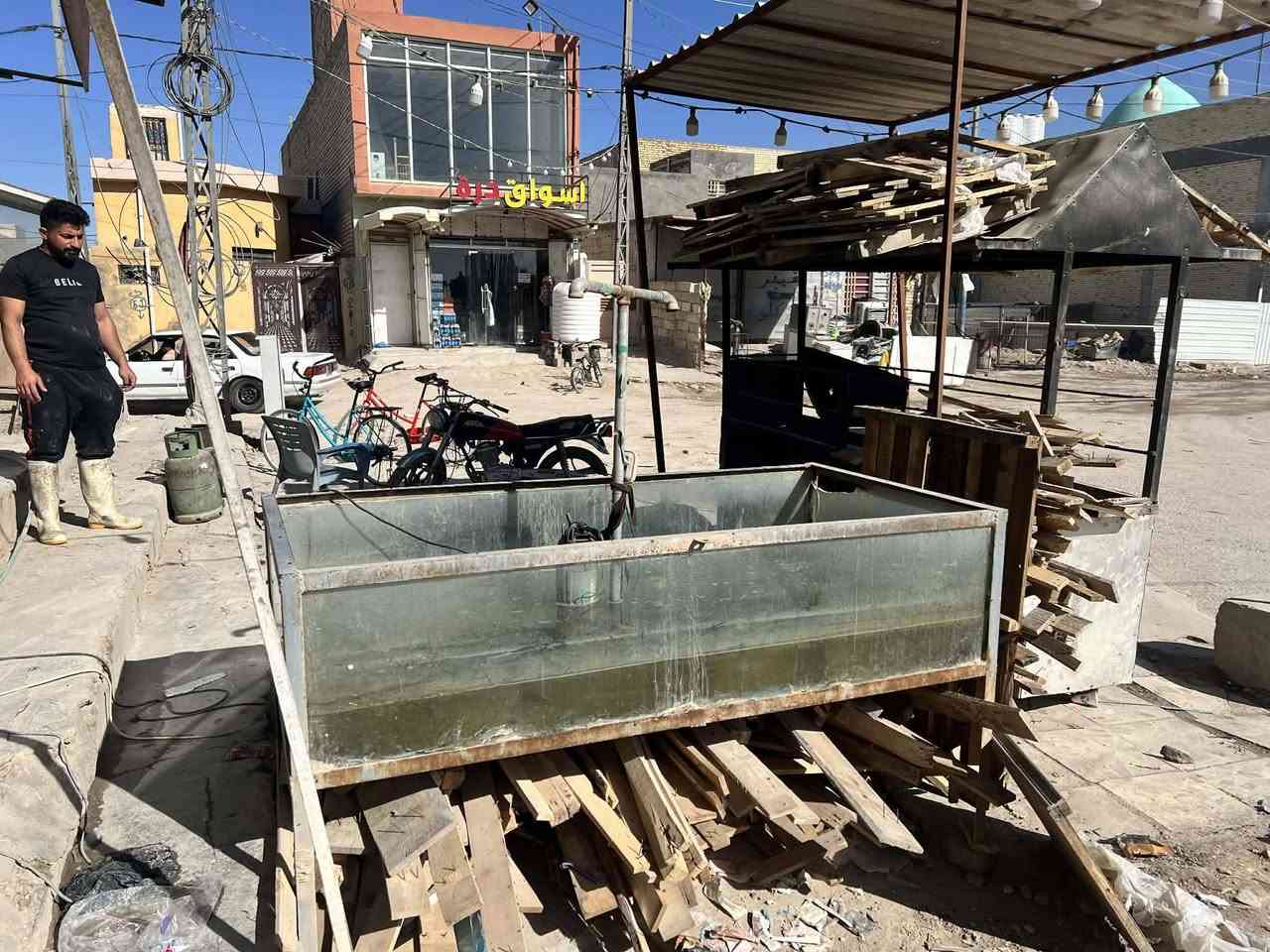 سلام عليكم شباب من رخصة مدير الكروب محل سمك للبيع السعر مليون ونص جاهز من كلشي والسعر الإيجار 200 بشهر مكاني نجف حولي ميلاد الثاني شارع 30 المحل على شارعين موقعة كلش حلو والاستفسار أكثر الاتصال على الرقم ***********
يحتوي على
جهاز طالباتي 
منقلة سمك
حوض زجاجي
سنكي
ميز شد حديد
ميز سل ستيل
هلاسة دجاج
ميزان اكتروني
ميز خشب
تانكي 500 لتر وميز
براميل بالستك 2
طباكيات سمك العدد 22
طباكيات دجاج العدد 8
مطاور سحب ماء الكبير
غطاس مال سمك الحجم الوسط
واتر بم
