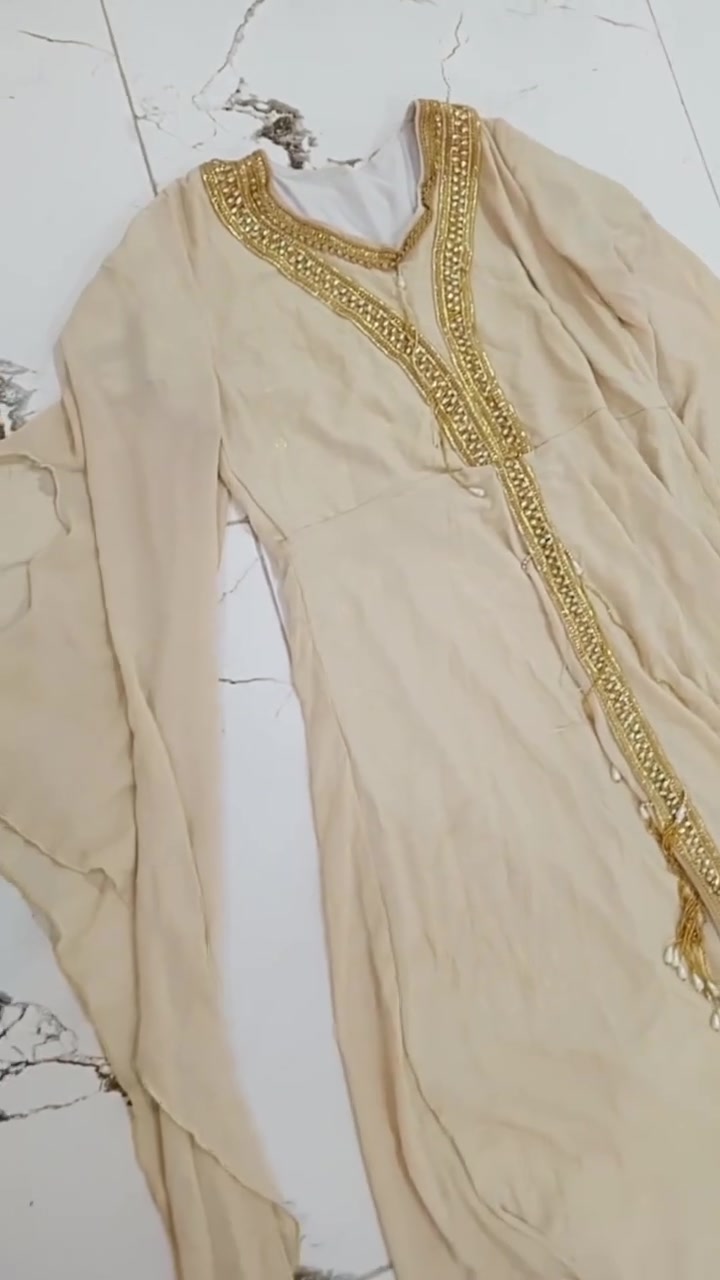 للبيع فساتين على ١٠ و١٥


**إذا كنت صاحب هذا الإعلان وتريد حذفه لأي سبب، رجاءا أرسل رسالة إلى الدعم الفني**
