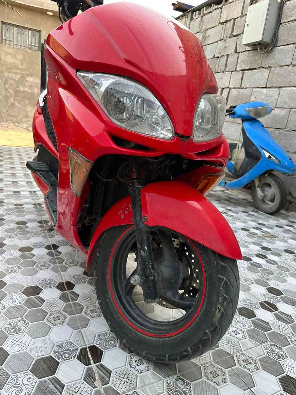 للبيع فورزا 08
بصمة + سويچ طوارئ 
الدراجة جامدة ع اخر حبة كلش
الگير ملغي 
لايت زنون 
عينة لونين احمر واسود
كهربائيات كلها شغالة
حماوة نص شرط صبح ظهر صيف شتاء
النواقص :
عندي نضوح دهن من قبق الملف ( بس تبدل الواشر كلشي يرجع طبيعي ) 
والكلچات تعبانة
غير ذن ماكو تجي وتفحص بعينك وعلى شرط الدراجة سبانة ما محطوط على مكينتها 
عنواني البصرة ابو الخصيب باب طويل
الرقم ، ***********
