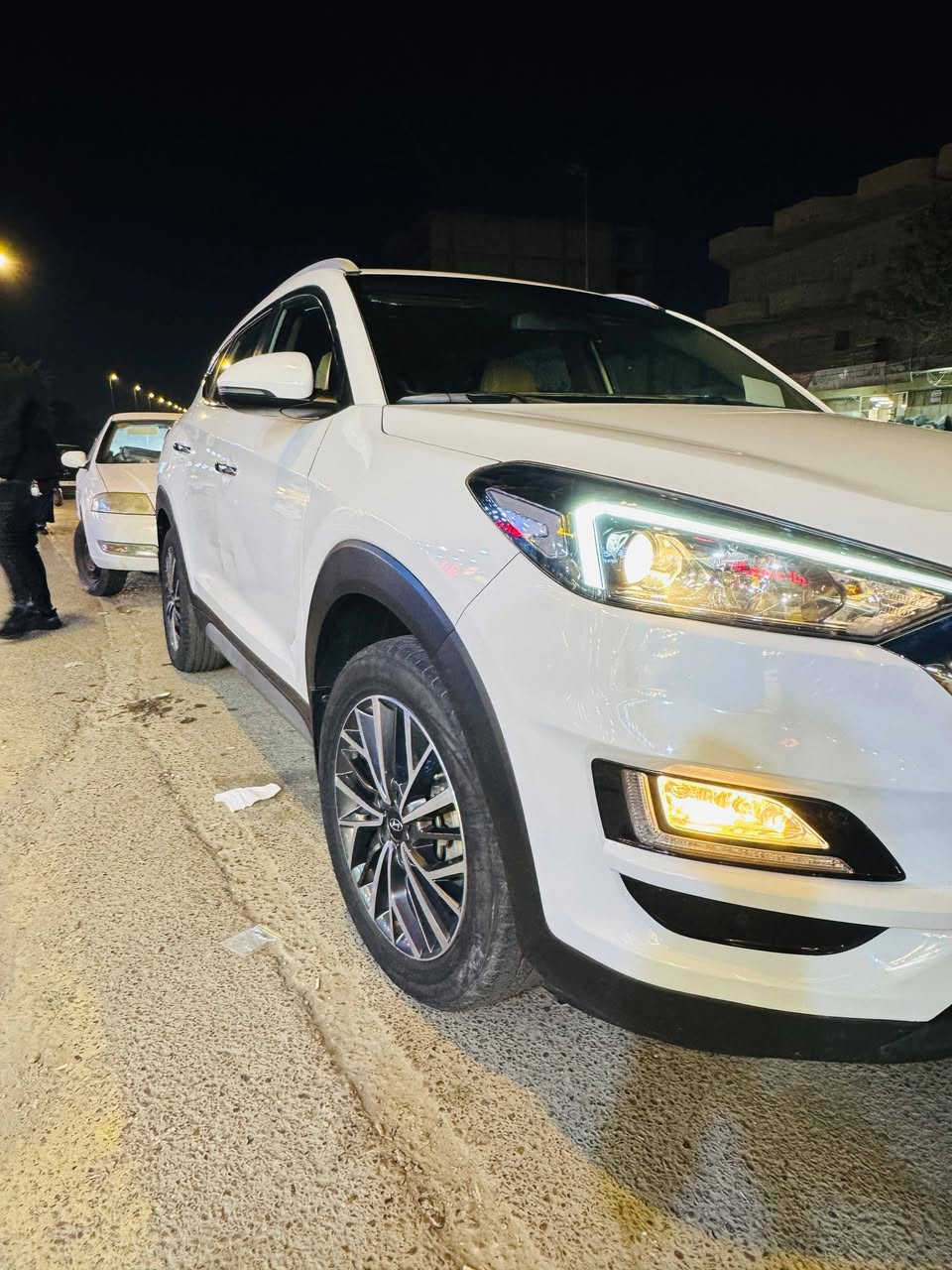 السلام عليكم
توسان موديل 2020
خليجي كفاله عامه عدا شخط بسيط بين البابين بدون بارد تكحيل فقط
رقم بغداد دولي بأسمي تحويل مباشر ثاني يوم 
المحرك ٢٠٠٠ 
ماشيه 69 الف حقيقي قابل للزياده 
سنوية لل 31
بصمه ابواب   داخل صاج كشنات كهرباء شاشه كامره حساسات اماميه وخلفيه داخل جلد وباقي المواصفات المعروفه 
مكاني بغداد 
للاستفسار الاتصال 
***********
