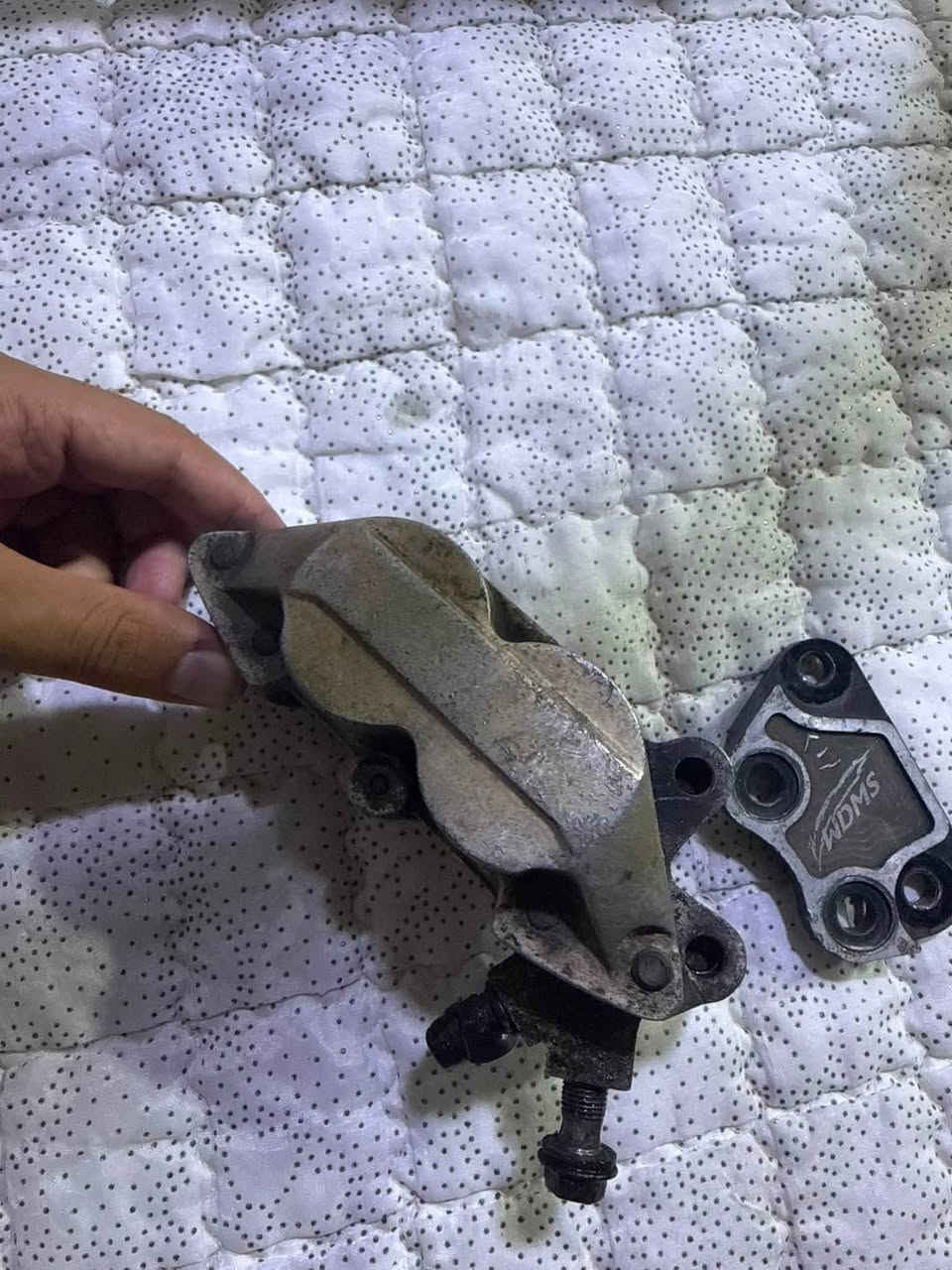 فج بريك ماركة اصلي  يرهم علسكنس الفحل واللد هوه والتحويله مالته والبراغي الاصلية
ودبلات سنكس فحل تجاري جدد وشغالات 
سعر الدبلات 25 الف 
سعر الفج 35 
مكانهم بغداد الكرخ 
***********
