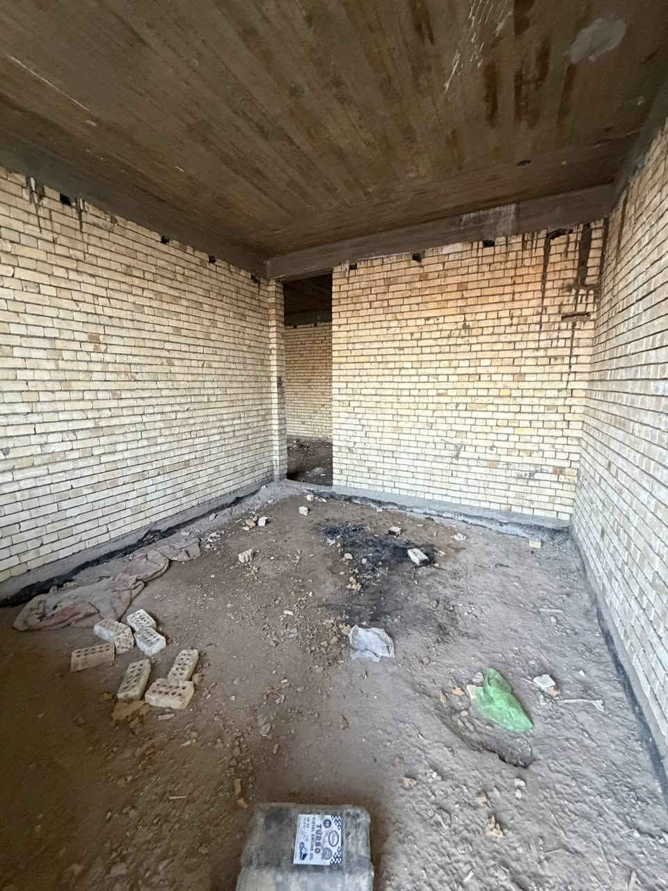 🏠/ هيكل للبيع المساحة ٢٠٠ م ركن طابو صرف 

                 الواجهة ١٠ م / النزال ٢٠ م 

🧱/ بناء حديث قيد الانشاء 

الطابق الاول / مطبخ . استقبال . هول . غرفتين نوم سويت . مجمع صحيات 

الطابق الثاني / ٤ غرف نوم سويتات . هول . مجمع صحيات

🌏الموقع / حلة . حي الامام سنتر على شارع الكابينات  قريب جداً من شارع ٨٠ 

للاستفسار عن السعر مراسلة الصفحة او زيارة مكتب 

#بشار_للعقار_والمقاولات شارع ٦٠ بداية شارع الحسينية 

***********           ***********
