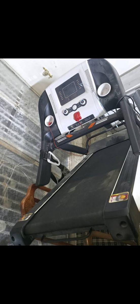 جهاز جري يتحمل لحد وزن ١٦٠ كيلو 
استخدام كلللش قليل السعر ٢٢٥ الف والله ماخذه ب ٥٥٠ 
مكاني بغداد حي الجهاد 
***********
