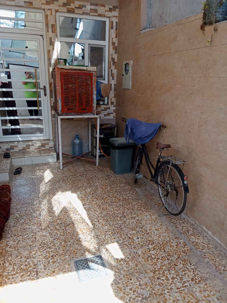 بيت طابق ونص مساحه 130متر للبيع منطقة زيونه يم سومر نوع العقار جمعيه تشتري من الشرعي سعر 120 مليون بها مجال رقم ***********
