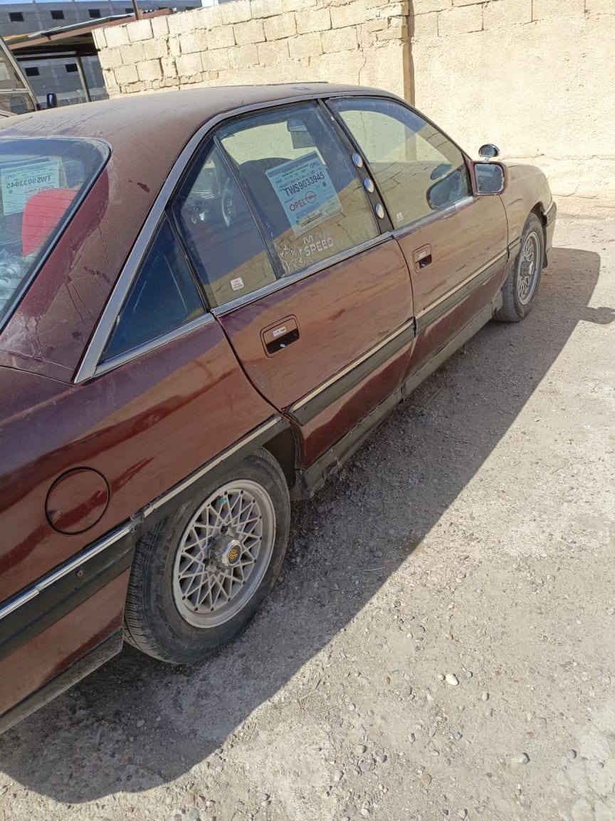 الكرمه ابراهيم ابن علي 
للبيع اوبل اوميكا موديل 1990 حجم 20 سنويه مشروع وطني لل2030 شرط التحويل والغرامات  كير عادي سلايت كير ومحرك بلشرط تخم تاير جديد كهربائيات كلها شغاله صدر نص عمره

السياره نضيفه مال جني عنوان السياره في الكرمه #السعر 38وبيه مجال
***********
***********
