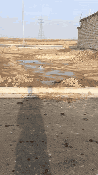 قطعة للبيع 100 مربعه حي الرحمة الثانية صفحة المدراس متوفر كافة الخدمات السعر 14 وبيه مجال ***********
