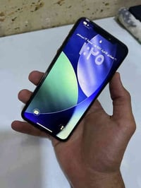 ايفون 11 برو ماكس  مبدل شاشه وبطاريه 100  ذاكره 256 تك سيم نظافه 85% ج...