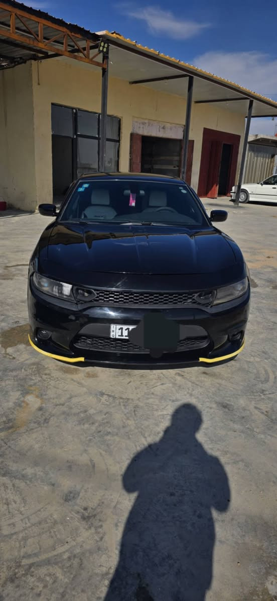 السلام عليكم 
جارجر 20 
سياره جاهزه مكينه كير حداديه تبريد تخم تاير جديد 
ادامه جديده 
رقم بغداد سنويا ل 28 مداور ثاني يوم 
سونار مرفق بلمنشور
السعر 185 وبيه مجال ترهم مراوس حسب القناعه
مكان السياره السماوه مكتب الحچيمي شارع السكك الرئيسي 
***********
