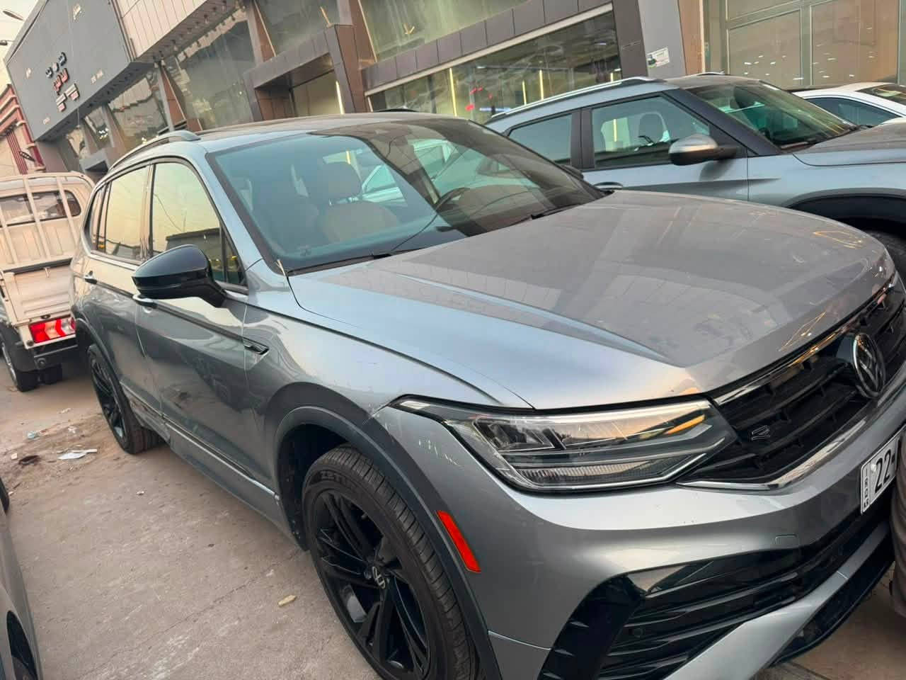 🚗 للبيع | Volkswagen Tiguan SE R-Line 2023 🚗
✨ فولكس فاجن تيكواين SE R-Line
📅 موديل: 2023
🌍 وارد أمريكي
📄 مرقم أربيل
🛣️ العداد     48 الف  كيلو 

مكان السيارة اربيل

⚙️ المواصفات:
🔹 محرك 2.0 لتر تيربو – 4 سلندر
🔹 دفع رباعي (4WD)
🔹 كير أوتوماتيك 8 سرعات
🔹 5 أنظمة قيادة
🔹 سقف بانوراما
🔹 كيج ديجيتال
🔹 تشغيل عن بعد + تشغيل بصمة
🔹 أوتو ستوب
🔹 سايد بريك إلكتروني
🔹 تحديد مسار
🔹 مثبت سرعة راداري
🔹 رادارات أمامية وخلفية وجانبية
🔹 نظام النقطة العمياء
🔹 كاميرا خلفية
🔹 لايتات LED أمامية وخلفية
🔹 داخلية جلد بيج
🔹 كراسي كهربائية مع تدفئة
🔹 تدفئة مقود
🔹 شاشة وسطية كبيرة
🔹 تحكم كامل بالمقود
🔹 تبريد لمس (بيانو)

🛠️ ملاحظة:
بابين جانبية جهة اليمين مصلحات نفس البوب والسونار مرفق بالصور وصور الحادث 

💰 السعر: 20,500 دولار

📞 للاستفسار يرجى التواصل على الخاص أو الاتصال.
***********
