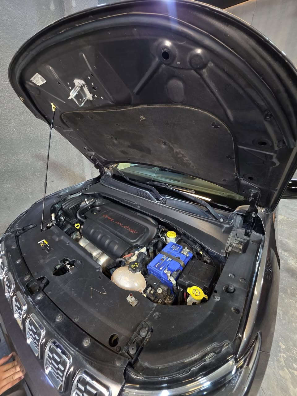 جيب كومباس 2022

 (رقم ميسان الدولي بسمي )

ماشيه 26 الف كيلو متر 

تبريد خلفي

بصمه تشغيل وابواب  

تحكم ستيرن 

نقط عمياء

محرك 2400 

توقف ذاتي 

كامره 

شاشه كبيره كار بلي  
 
تحديد مسار 

السياره جاهزه مابيها اي نقص

سونار موجود بالصور 

صور حادثها مع المنشور

السعر 158 

مكان السيارة ميسان العمارة

اتصال ***********
