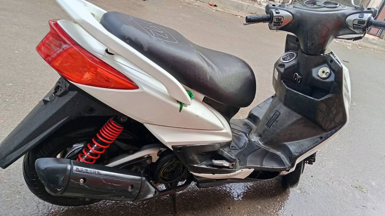 سلام عليكم دراجه سكنس فحل كوري ام طلاعات دراجه خير من الله اي نقص مابيها محرك مزود بلادي ياكل الكاع شلعه ومعدل سعرها 900 وبيها مجال مستعجل على بيعتها


**إذا كنت صاحب هذا الإعلان وتريد حذفه لأي سبب، رجاءا أرسل رسالة إلى الدعم الفني**