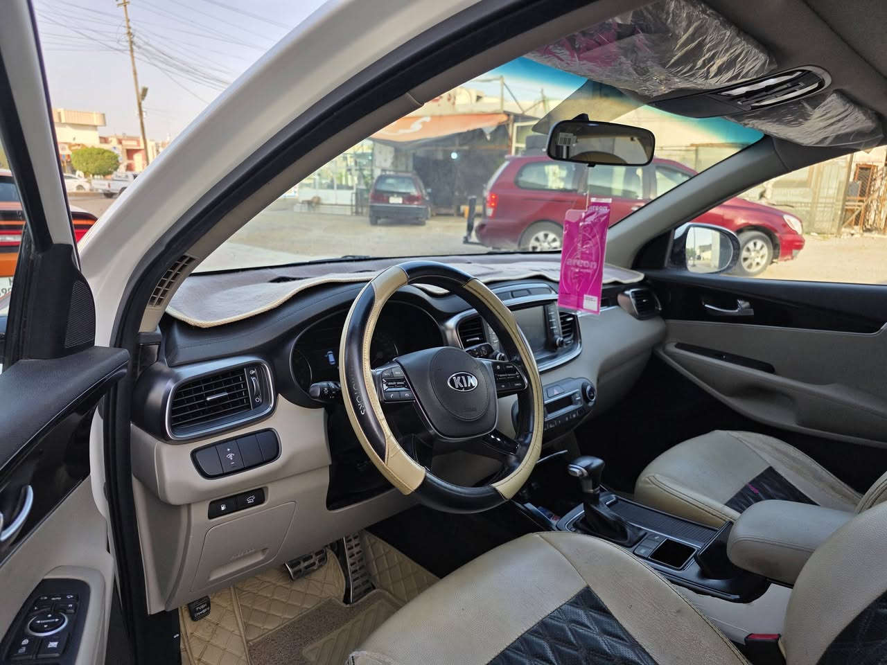كيا سورنتو 2020 - خليجي (للبيع) 🚗
🔍 تفاصيل السيارة:
​الموديل: 2020.
رقم بغداد. 
المكان الأنبار _الرمادي. 
​ فول مواصفات ما عدا الفورويل. 
​ الضرر: ضربه في الدعامية والجاملغ عكس السايق
​ التفاصيل الماليه والتحويل:
​السيارة باسمي الشخصي.
​نظام الأقساط: مطلوبة لمصرف الرافدين، متبقي عليها 12 شهر فقط وتصبح حرة بالكامل.
​الضمان: وجود كفيل ضامن يتم الأستقطاع منه من خلال الماستر شهريا لسداد الأقساط الباقيه. 
السعر225ورقه وبيها مجال .
​📞 للاستفسار والتواصل
​ مباشرة على الرقم:
 ***********
