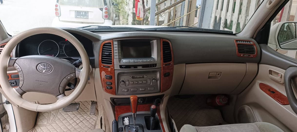 بسم الله الرحمن الرحيم 
ماشاءالله 
مۆنیکا ٢٠٠٦ VXR
مەکینە و گێڕ نەکراوەتەوە
200,000 ڕۆشتووە
زۆر زۆر پاکە نمونەیە 
فول مواسەفات 
مواسەفات لیگزیز
گیر اتوماتیک 
ناو فۆرمیکا 
سلاید 
سەلاجە
مەکینە  ٨ پستۆن مەکینە 4.700
هەموو شت بە شەرت   
 پارچە و نیو بۆیاخە بێ داخلی 
تاقم تایەی لۆک و یابانی ياماهای لە ژێرە 2 ڕۆژه بەستراوە
نرخ ٢٧٠$
بۆ زانیاری زیاتر  پەیوەندی بکە 

*********** السليمانية, العراق
