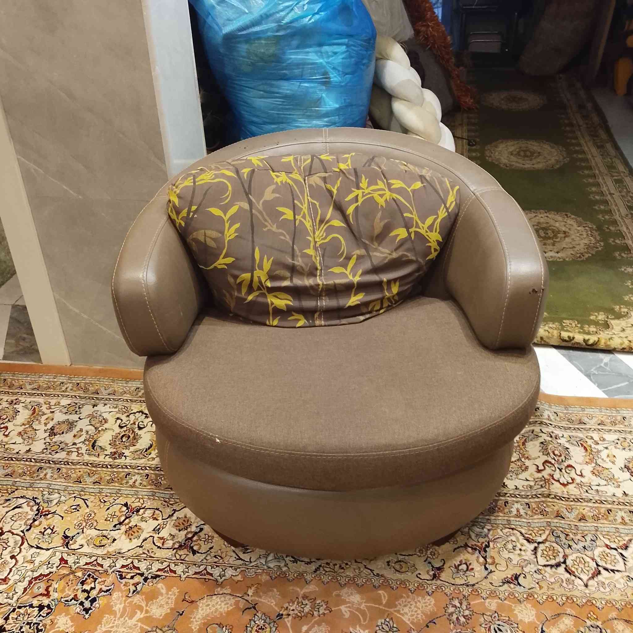 بسم الله الرحمن الرحيم 
تخم تركي 10 مقاعد *********** المكان شارع فلسطين
