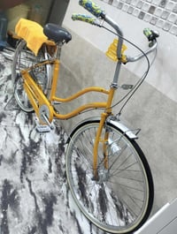 للبيع فقط لون مميز حجم 26 رقم الهاتف 07709896155