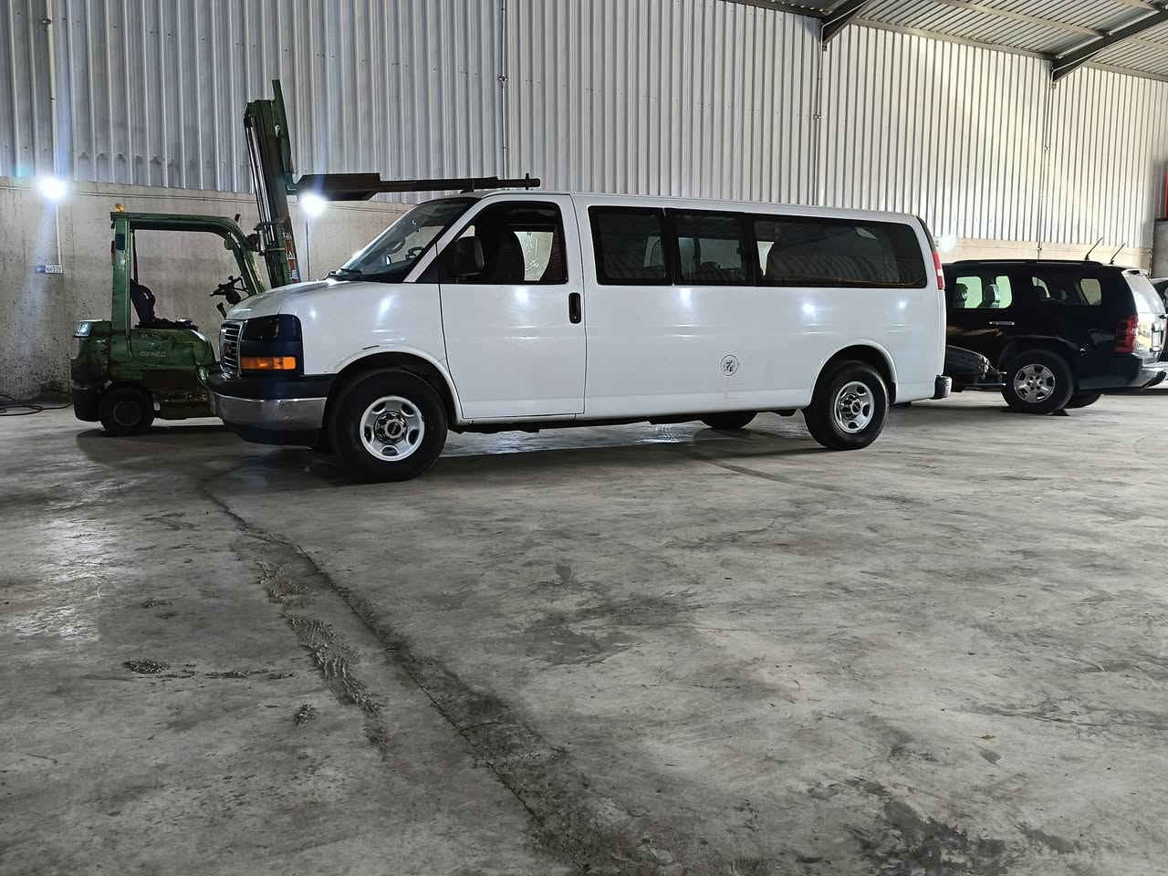 السلام عليكم من رخصت الادمن
سفانه للبيع فقط ما اراوس
مديل2012سياره خير من الله 
جاهزه گير جديد 
تبريد خير من الله 
مابيه نقص 
السعر المطلوب 160
امداور سنويه27
بسمي# مصفره 
خط بصره كربله 
شراي بيه خير ويدلل#
***********
يتصل
