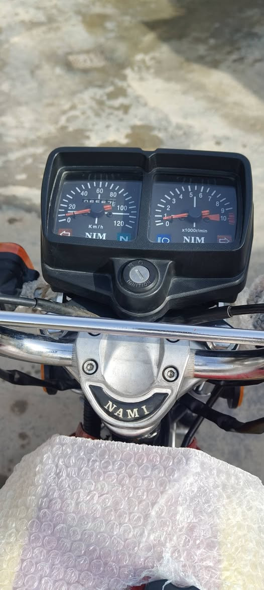 سلام عليكم دراجه نامه موديل 2025 بيهه نواقص بصيطه السعر 550قفل الرقم ***********
