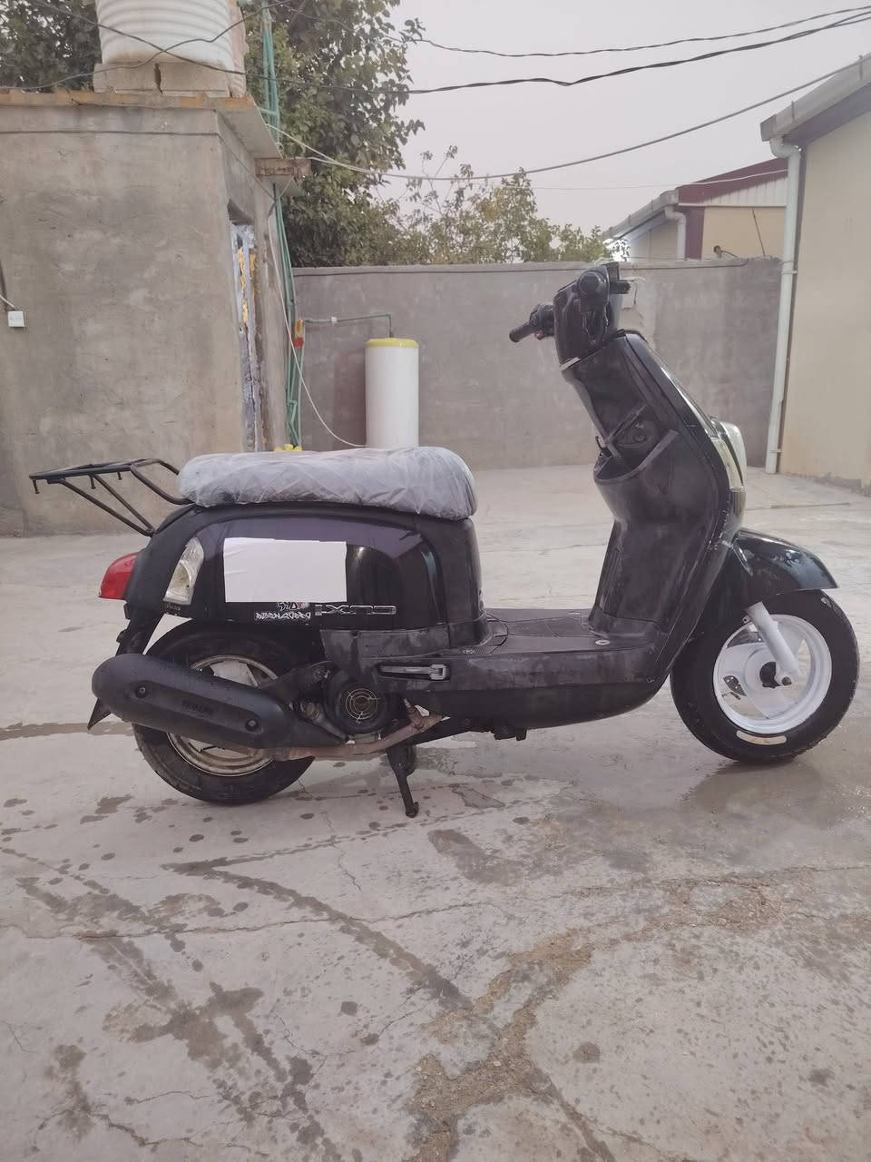 دراجه بوليس نوزل ما مفتوحة برغي من الدراجه كفرات مختمه ما ناقصها بس اشايره وراه دراجه شلعته حلوه ونظيفه ومكينتها ناعمه السعره 675 وبيه مجال للطيبين الاتصال على هذا الرقم *********** او تراسلني على الواتساب مكاني كربلاء حي الوفاء
