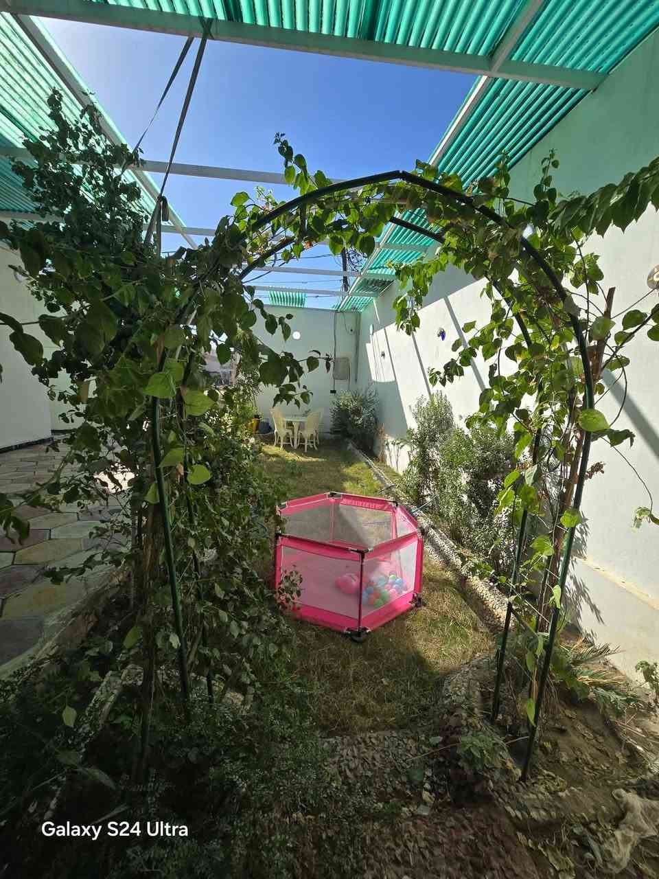 بيت لبيع بعلوت الفحل بشارع الفلل على الشارع المساحه ٢٤٠متر ركن يحتوي على غرف ٣ وصاله ومطبخ وستقبال وطارمه وحديقه البيت على الشارع الساس تجعيب البناء بلوك السكف عكاده السعر ٨٣وبي مجال للستفسار ***********مكتب بركات ام البنين قرب اسواق فدك مقابيل شارع السبيس
