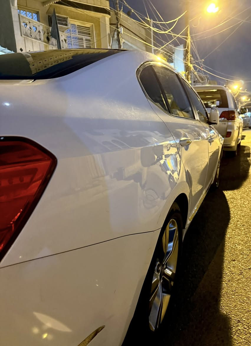 السلام عليكم 
كيا كادينزا 2011 خليجي ابيض صدفي السيارة ماشية 142 الحمد لله نظيفة مكفولة من الحادث والضربه بيهه فقط صبغ دعاميات لان جان بيهه شوية مثل النمش وبيهه بارد بسيط بمقدمة البنيد فقط وبارد كم اصبع يم الهلال مال جاملغ الخلفي فووول مواصفات بانوراما بصمة تحكمات مري شفط اشاير مري حساسات كامرا بردة خلفية شادلهه منظومة زنون سعرهه 300 ومنظومة تبريد بالله كلفت بال600 الف قبل كم شهر سويتهه كلهه جديده تبريدهه خير من الله تاير وويل جديد فيت بيم عبوة كاملة ومسطرة نوزلات جديدة وتعرفون سعر النوزلات مالتهه شكد وتخم بلكات السيارة اسخدامي الشخصي رقم اربيل الجديد تريد تحويل تريد وكالة حاظر مكان السيارة بغداد السعر 117 وبي مجال 
الرقم ***********
