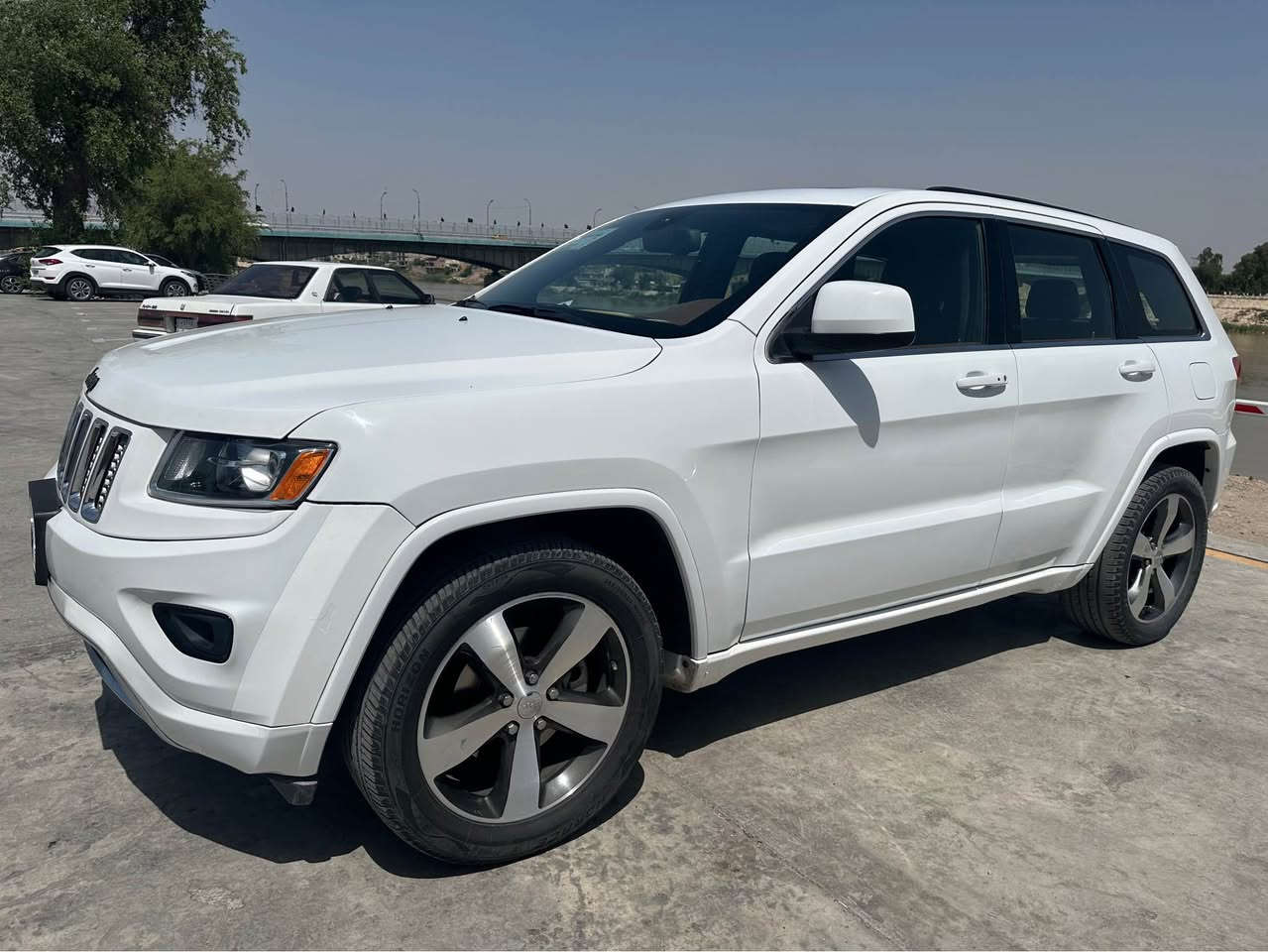 السلام عليكم 

#جيب2014 بلاك توب وارد امريكي صوره الحادث مرفقه مع الصور 

وبيها ضربات خفيه بالعراق باب السائق والخلفها  

جان بيها ولف معلك وسويته وهسه بسبب الدهن مستحقه تبديل جواكيج بين قوسين ابيع محرك مفتوح وغير مكفول 

الكير مكفول كفاله تامة 

ماشية 185 الف كيلو متر مو ميل 

العنوان الكاظمية ***********

رايدها 182 ورقة بغداد, العراق
