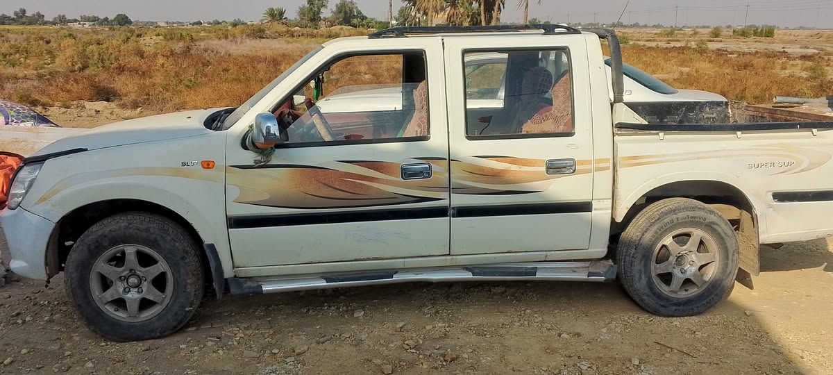 سياره فتون موديل 13   وراح ادك الها رقم انكليزي. سياره كامله وما بيها اي نقص مكفوله من كل عيب شرعي 
سعرها 52 وبيها مجال 
للتواصل الاتصال ع الرقم ***********
