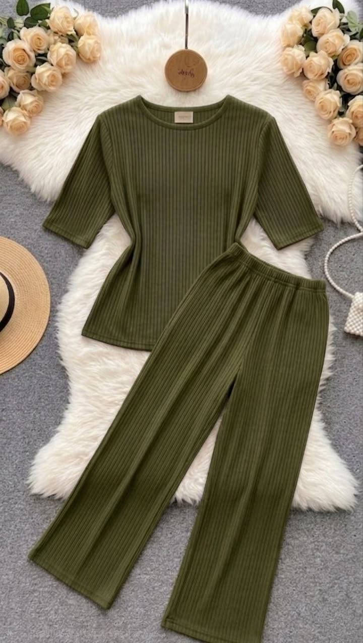 تراك نسائي تركي قياس خاص 🇹🇷
الخامة: فانيلا محززة، زبدة باردة وناعمة 🔥
طول البدي شرعي 85 سنتيمتر
المقاسات: 50، 52، 54، 56
تلبس من وزن 100 إلى 150 كيلوجرام
تتوفر بألوان مميزة وجميلة 😱
أسعار مناسبة، ونحن نعمل لإرضاء الزبون وأن تكون أسعارنا مدروسة.
سعر درزن كامل 90 الف 
سعر المفرد 15 الف


**إذا كنت صاحب هذا الإعلان وتريد حذفه لأي سبب، رجاءا أرسل رسالة إلى الدعم الفني**