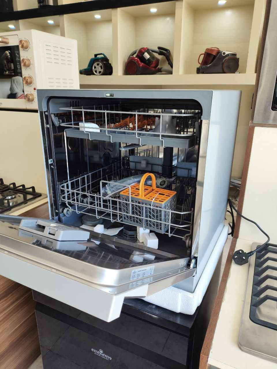 غسالة صحون منضدية + بلت ان حديثة من شركة امبليوم - Embleme 

تقليص في المساحة مع سعة غسل كبيرة

🔺️ ٢ سلات مع ٢ مرشات 
🔺لوحة تحكم LED تعمل باللمس
🔺برامج تنظيف متعددة تشمل غسل الصحون والاواني وتنظيف الفواكه
🔺 خاصية تعقيم بالاشعة فوق البنفسجية وتجفيف بالهواء الحار 
🔺قدرة 1360-1610w
🔺حوض داخلي ستانلس ستيل 
🔺الالوان (اسود، سلفر)
🔺هيتر داخلي لتسخين الماء
 🔺الابعاد ( عرض 55cm، عمق 50cm سم، ارتفاع 59cm)

🔺ضمان سنة من تاريخ الشراء 🔺

‎ يوجد توصيل  لجميع المحافظات 🔺
‎
للحجز والاستفسار يرجى مراسلة الصفحة او الاتصال على الارقام

س آفاق, القادسية


**إذا كنت صاحب هذا الإعلان وتريد حذفه لأي سبب، رجاءا أرسل رسالة إلى الدعم الفني**