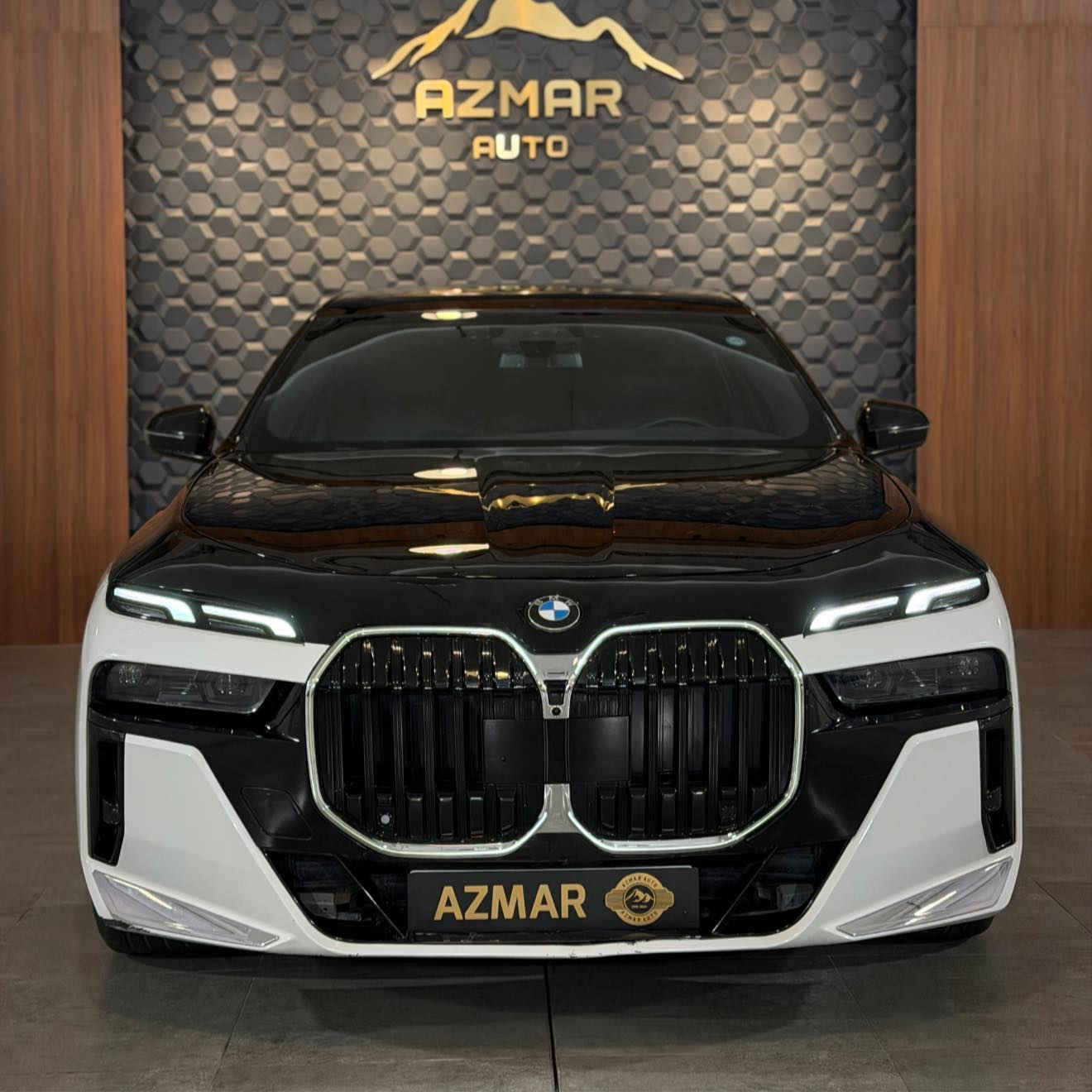 الكرستالة 💎💎
BMW 740i ( xDriver )
ارخص سعر بكل العراق : 670$ ورقة🔥🔥
‎موديل:2024
ماشية : 10 الف

مواصفات السيارة فول الفول
سماعات BOWERS WILKINS
ناضور ليلي
ابواب شفط
رادارات و حساسات
كامرا ٣٦٠ درجة
كشنات جلد 
كشنات تدفئة و تبريد
كشنات كهربائي و ميموري
انارات داخلية
و بعد هواي مواصفات بيها متذكر

سعر : 670$ ورقة
السيارة وارد امريكي بيها قطعتين صبغ 
كير و محرك كلها بشرط

السيارة مرقم و جاهز تحويل او وكالة بشرط 🔥
للاستفسار : ***********
العنوان: السليمانية المعارض الجديدة شركة ازمر اوتو معرض رقم ٣٤
