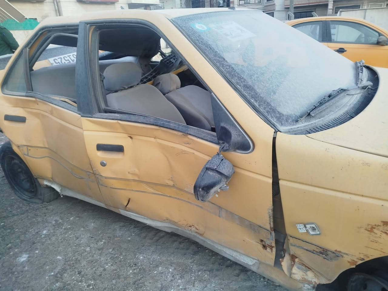 سلام عليكم سيارة بيجو جيلكس موديل 2012 للبيع حادث تيل كهرباء مكينة جديدة طابوكة  وصلها موجود كلشي جوة البنيد جديد درايمشفت صدر  كير مجفت جديد رقم الماني دولي جديد سنوية باسمي شرط التحويل للتواصل على الخاص او الواتساب ***********
