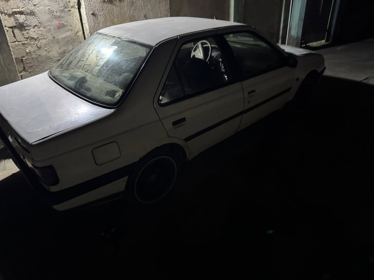 بيجو 450 سياره متروكه شغاله وتمشي بس يردله ترتيب بلضفيره للبيع او مروس بسايبا  وتساب***********
