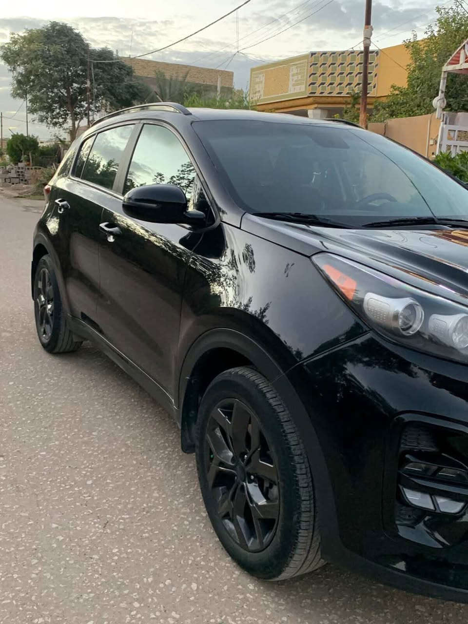 سبورتج 2022  وارد  مواصفات خاصه مثل ما موضح بالصور
محرك 2400 
شاشه تاب وكامرا خلفيه 
مري شفط مع الفتح والقفل 
شاشه  
تحكم ستيرن 
سايد بريك رجل  
لد امامي مع لايت زينون مع بكلايت لد 
مانع انزلاق مع نزول منحدرات 
ثلاثه انظمه قياده 
تبريد قطعتين 
 مع  كشنات هيتر 
السياره بأسمي
رقم الهاتف ***********
