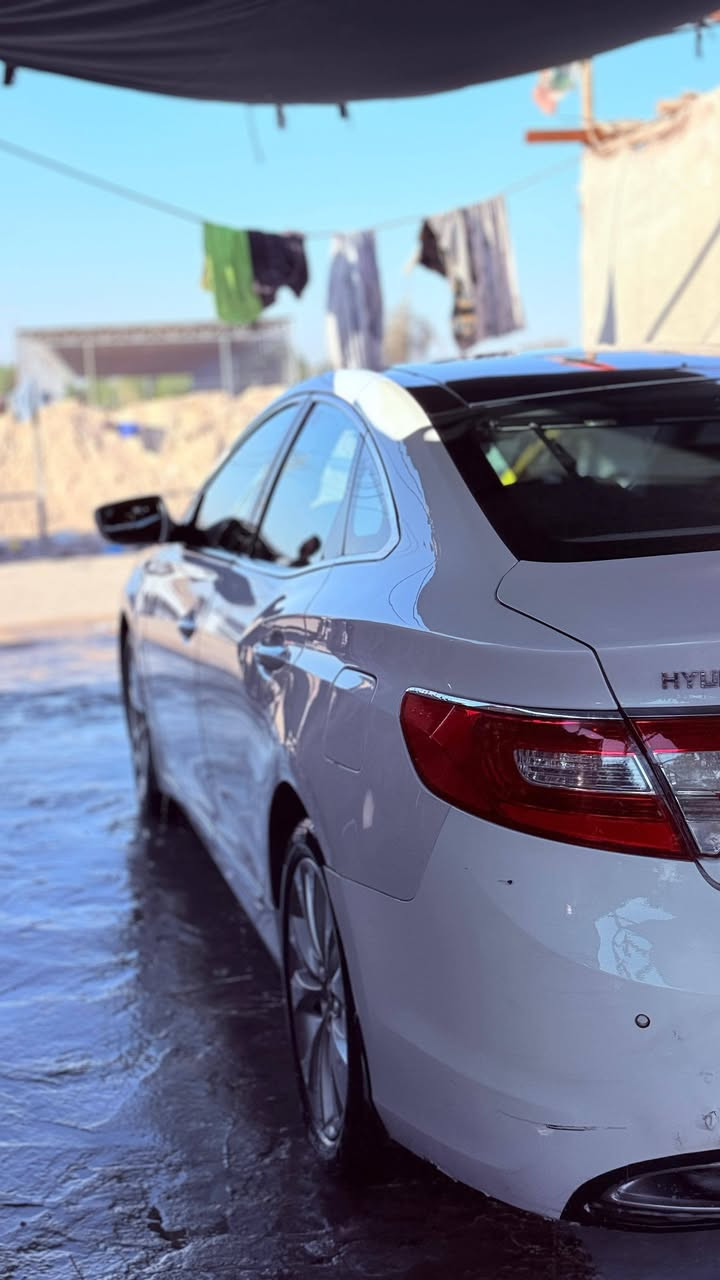 هونداي ازيره خليجي موديل 2012
كفاله عامه من الصبغ والتبديل 
فول vip
- محرك 6 سلندر 3000
- اللون ابيض صدفي 
- رقم اربيل دولي جديد 
- مقاعد جلد اسود نضيف 
- دوشمة مقاعد  
المواصفات:
- بانوراما + فتحه
- بصمه ابواب
- حساسات خلفية 
- حساسات امامية 
- مراية شفط وتحكمات للمراية
- مراية ترحيب 
- تحكمات بلكشنات كهربائي 
- بردة خلفية كهربائية 
- بردات ابواب الجانبية الخلفية 
- تحكمات ستيرن 
- مثبت سرعة 
- تبريد السيارة ثلج
- تبريد قطعتين
- منفذ شحن امامي
- منفذ شحن خلفي 
- الحداية جيدة جداً
- ويل 18
- لايت زنون 
- عدسات لد 
- جام كهرباء اوتو
- السياره جديده مثل ماكدامكم 
- جاهزة بدون اي نقص  
- شغل وافتر العراق كله 
- ⁠ثلاجه 
- ⁠سايد بريك بصمه +اوتو هولد
السيارة جديده ومصروف عليه
سعر السيارة130ورقة وبيه مجال 
مكانة النجف الاشرف***********
