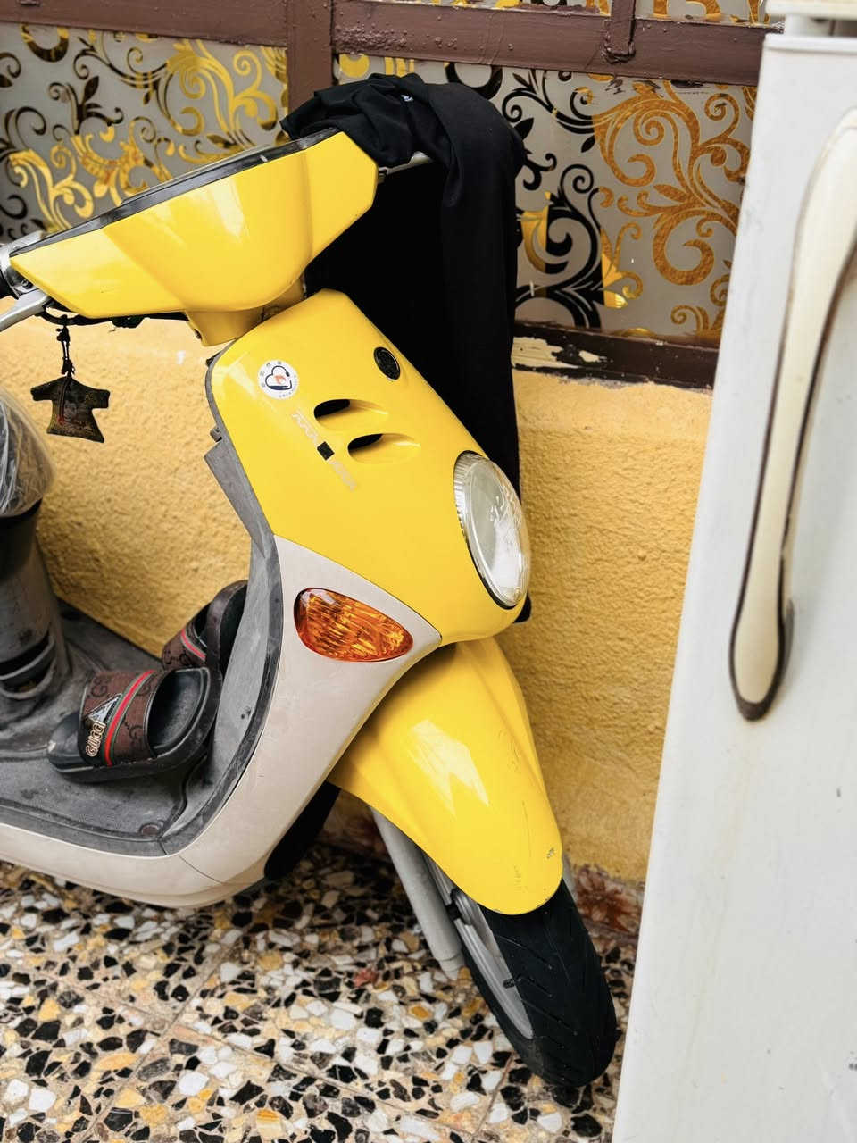 سلام عليكم شباب فله البيع لون اصفر اصلي من امه اكفلك مكينه وكفر دراجه وكاله معنه الكلامه تخبل والله حالين متروكه ماطلع بيه عنواني حي اور هاذه رقمي بي بس وتساب بس وتساب *********** خابر وبل خدمه 🧿
