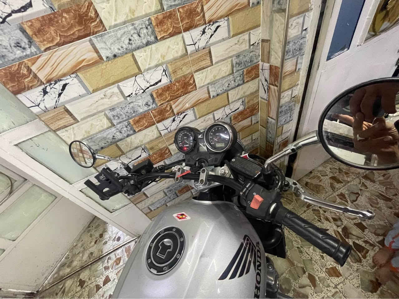 سيبي 1300 كفاله. من كلشي. 
مكان بغداد *********** بغداد, العراق
