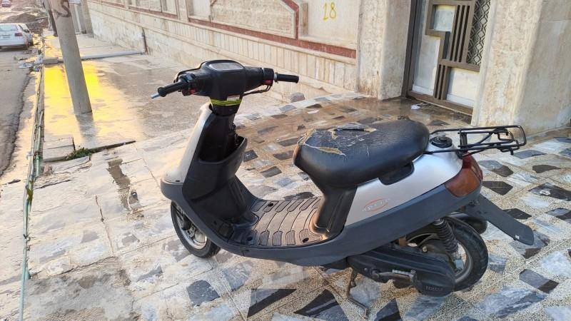 السلام عليكم 
موطور بزونه بوتين 
شاصي شرط محرك معمر مره وحده جديد وايرنميه شغله موطور كامل كلشي مايعوزو السعر 250وبيه مجال العنوان موصل الايمن 17تموز 
اسيا ***********
كورك***********
