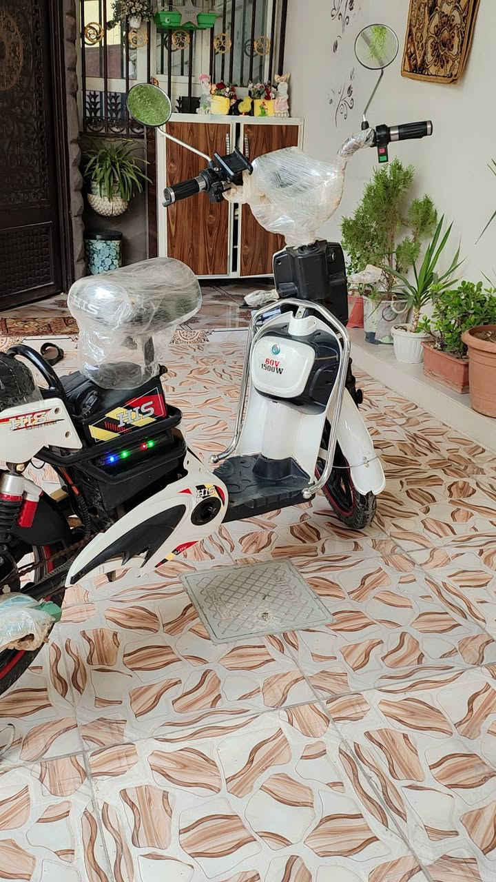 السلام عليكم بايسكل شحن his 2024
أخو الجديد اي عيب مابي مستعمل قليل 5 بطاريات سرعه 99 حقيقي 70 بي 4 سرعات مكاني كركوك للأتصال على هذه الرقم (***********)
