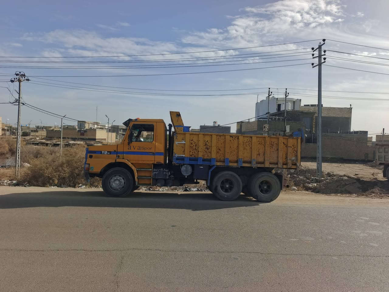 اسكانيا للبيع مكينه وكير ومجموعه على الشرط شاصي غير مكفول السعر ٩٠ ورقه للاستفسار الرقم ***********
