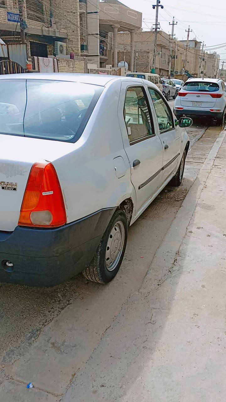 سياره مقفوله كير ومكينه نضيفةحداديت صدر  نضيفة  كشر نضيف رقم بغداد رقم الباءع***********
