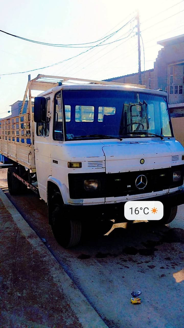 السلام عليكم مارسيدس اخرس طول 5متر بغداد بسمي مكينه استندر بيه بخار اكسل دب 8براغي فرندكسل عريض تخم تاير مال البه جوبلس سياره كامله وجاهزه سنويه لحد ٢٠٢٧ السعر ٨مليون ***********
