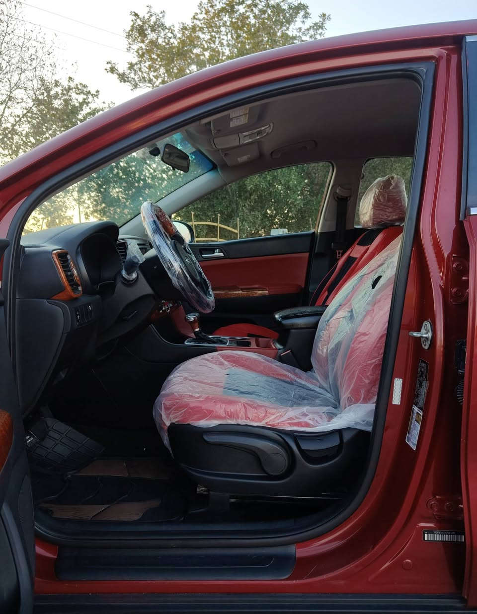 كيا سبورتج موديل 2017 رقم ذي قار دولي بسمي تحويل وارد امريكي حادثها فقط الجاملغ الامامي بدون دواخل بدون ارباك الباقي كفاله
مواصفات لدات اماميه كشافات زنون شاشه كامره دبل تحكمات انظمة قيادة  كشنات جلد     نظام منحدرات  تبريد امامي خلفي محرك اربعه اسلندر 2400 بعده عله وضع الشركه السعر 145 للاستفسار الرقم ***********
***********
