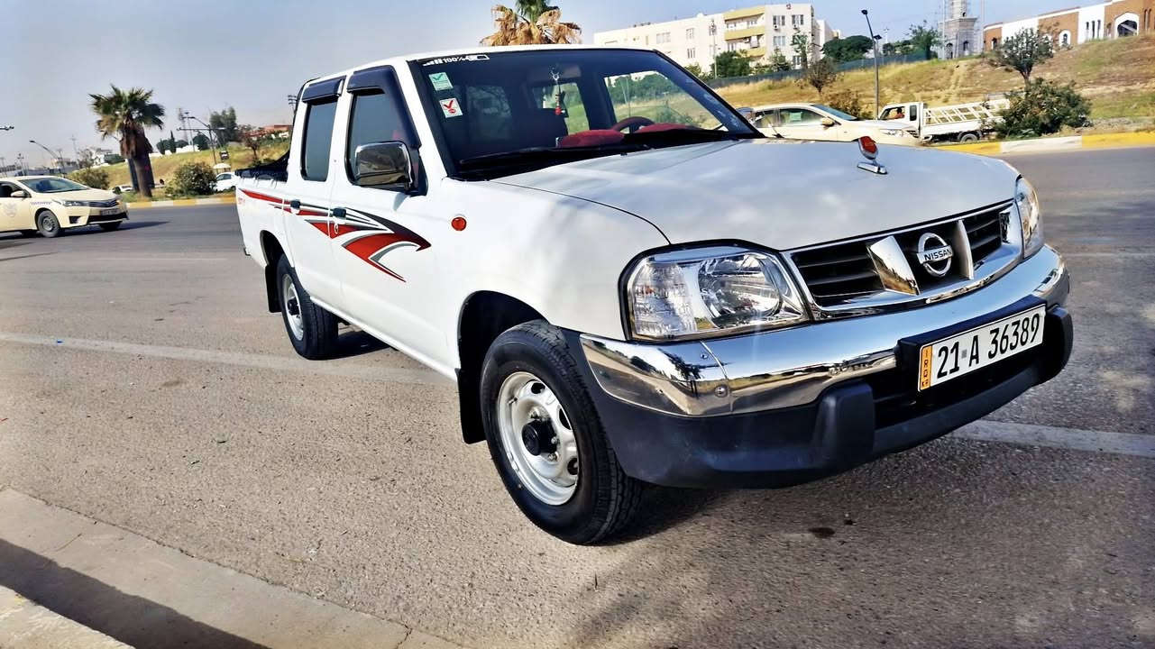 نیسان پیکاب 2009 دەبڵ گێچ ناو سور
سێ پارچەی پێشی ڕەشە لەسەر ساغی بیناوگرتن بێ دەعم
سەنەوی بەناوی خۆمەوەیە 
تا 2030تازەیە سەیارەکە کەمێ ساردی هەیە 
سەیارەیەکی بێ تەقەوڕەقەیە 
چوارتایەی تازەی لەسەرە
شوێن سلێمانی
115گڵاو مەجالیشی تیایە 
***********
***********
