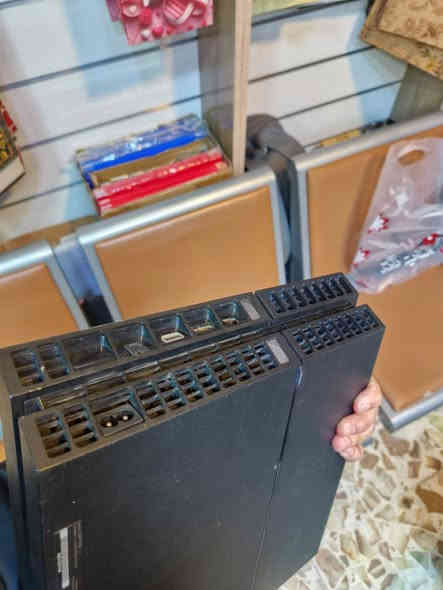 بلي فور فات للبيع
كامل كل ملحقاته وغراضه ونضيف وممفتوح ولا مرا
ملحقاته : 
جوستكات ثنين وثنينهم تجاري شغللات بس وحده منهن X يشكل
ويا 3 اقراص 
MORTAL KOMBAT 11 
Grand THEFT AUTO 5
CRACH 
مثل ما مموجود بل صورة 
السعر 170 
مكاني بغداد اليرموك
تواصل /***********
