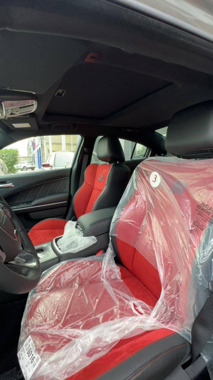 جارجر سكات باك (خليجي وكاله هارلم)
*Dodge Charger (Scat Pack)
الموديل : (2023 لاست كول)
المحرك : SRT . V8 . 6.4L .
العداد : (5000الف فقط زيروو ).
الرقم : بغداد
اللون :اسمنتي
المواصفات فول (1/1) (رادار امامي)
مكاني بغداد/هاتف(***********)
