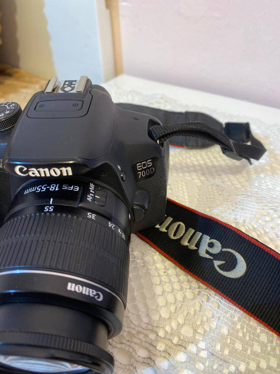 كاميرا Canon EOS 700D
CMOS APS-C ميكابكسل 18 :الدقة
DIGIC 5 :المعالج
حجم الصورة: 3456 x 5184 بكسل
حجم 3 إنج
•شاشة لمس وتتحرك (قابلة للدوران)
سرعة تصوير متواصل: 5 صور بالثانية السعر 450 وبيها مجال
العنوان البصرة
***********
Canon
